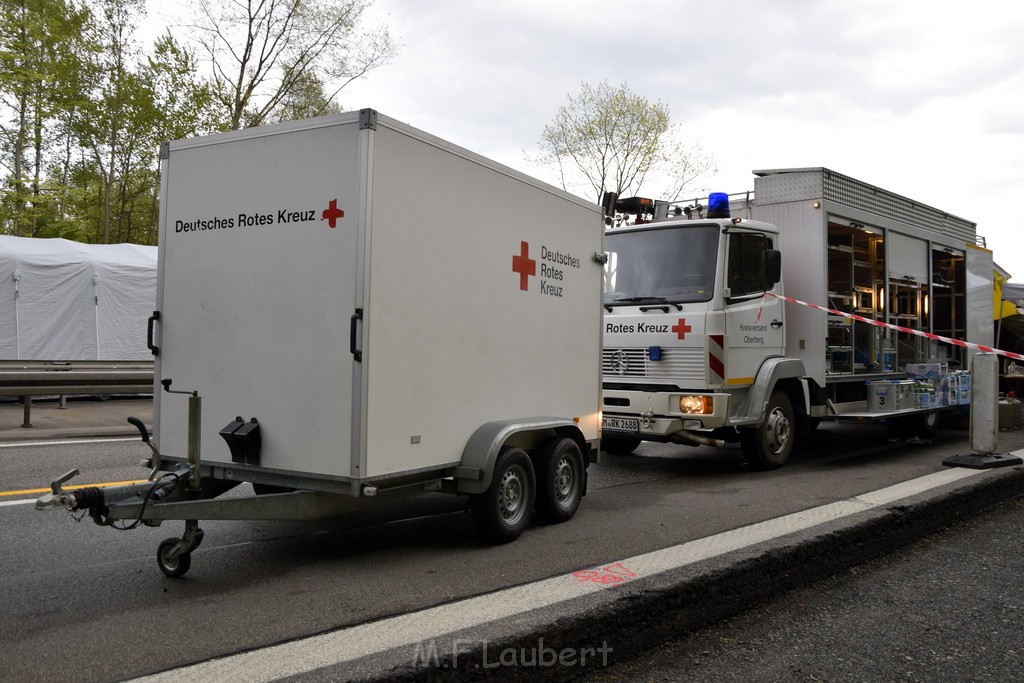 VU Gefahrgut LKW umgestuerzt A 4 Rich Koeln Hoehe AS Gummersbach P063.JPG - Miklos Laubert